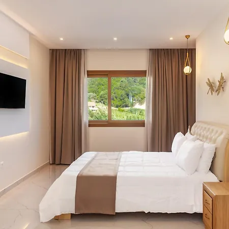 Vasillis-heated Swimming Pool With Infinity View فيلة