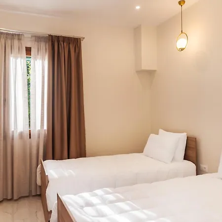 Vasillis-heated Swimming Pool With Infinity View