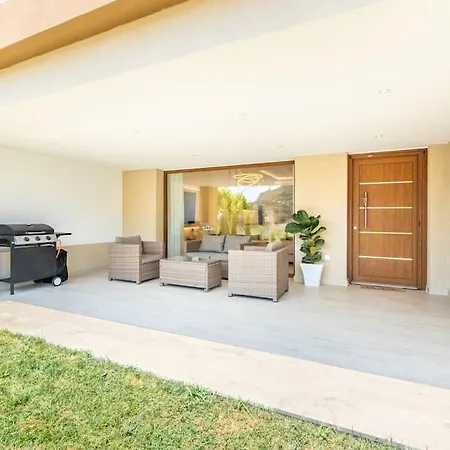 Vasillis-heated Swimming Pool With Infinity View فيلة فيتالاذيس