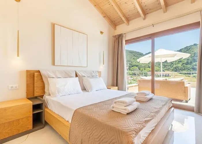 Vasillis-heated Swimming Pool With Infinity View Villa